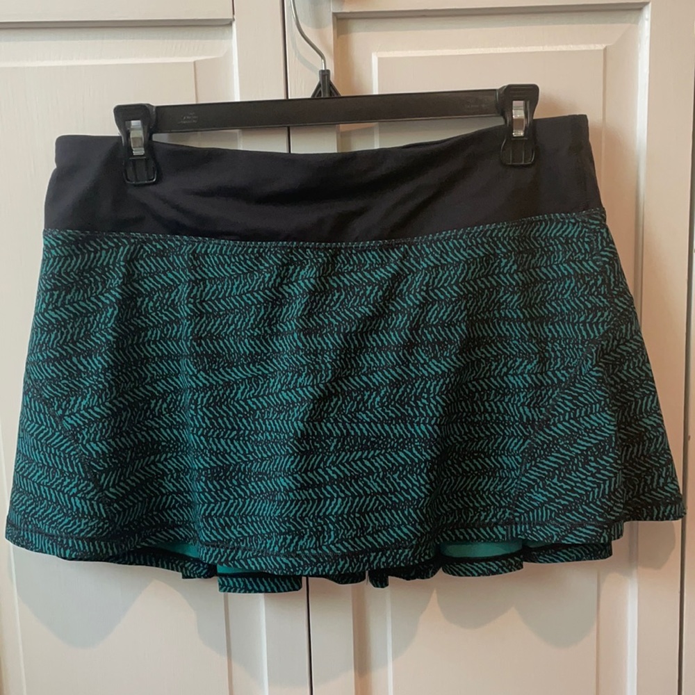 Lululemon circuit breaker skirt size 8.